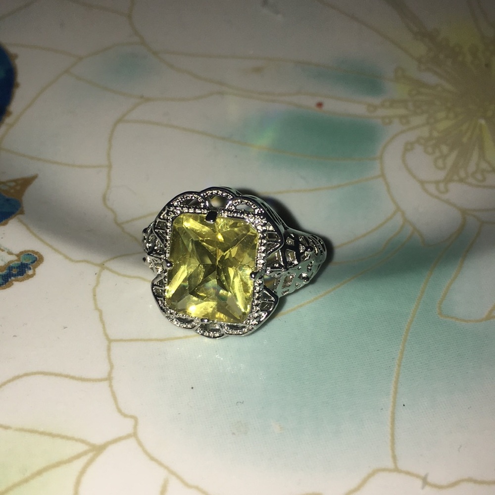 Ring - Picture 1 of 3